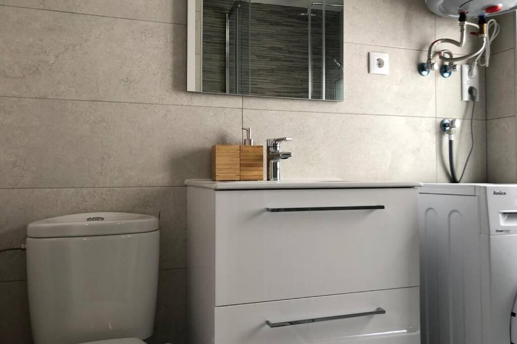 M3 Terrace. Cool Apartment 15 Min Center By Metro Esplugues de Llobregat Eksteriør billede
